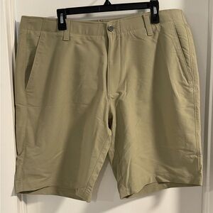 Heat Gear Under Armour Men's Tan Shorts